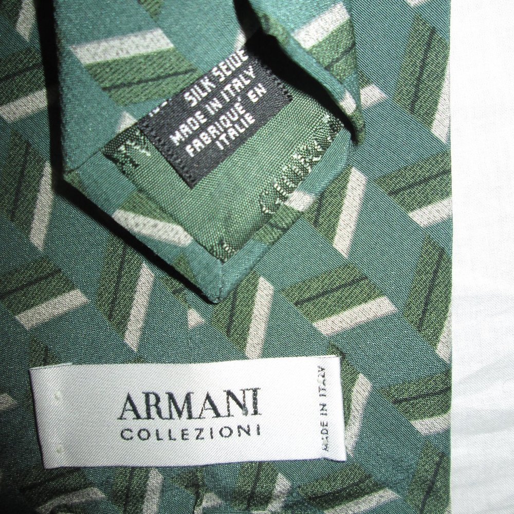 Vintage ARMANI COLLEZIONI 100% SILK TIE - Picture 4 of 4